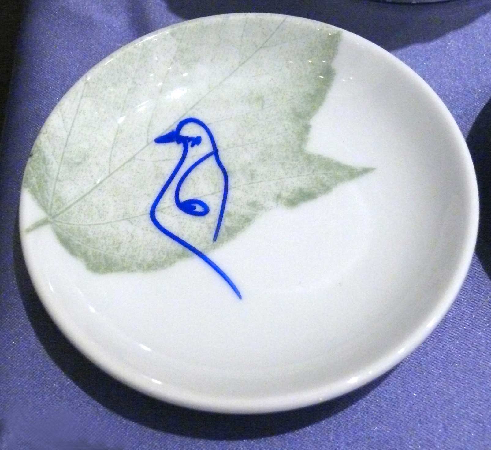 bird-on-plate-with-lerave-sri-chinmoy